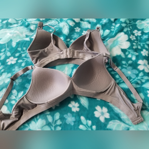 2 Underwire Free Bras - Picture 3 of 4